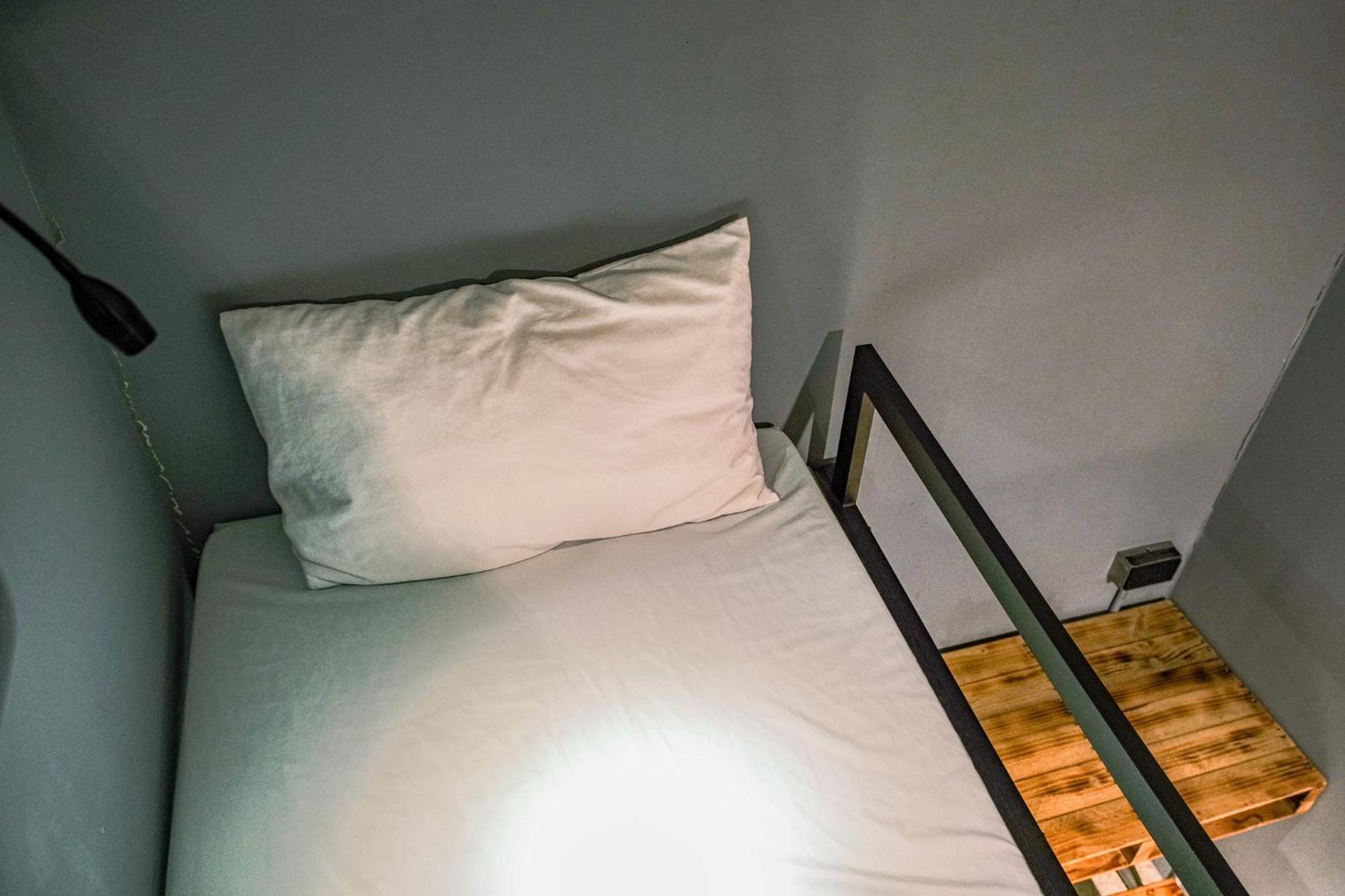 62巷背包客棧 Lane62 Hostel Longjing Exteriör bild
