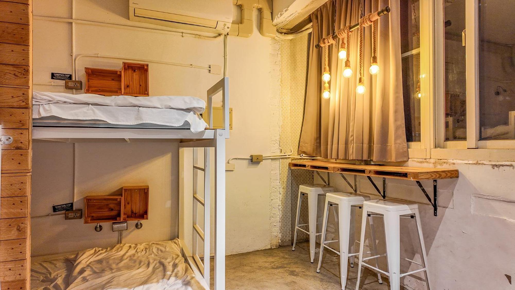 62巷背包客棧 Lane62 Hostel Longjing Exteriör bild