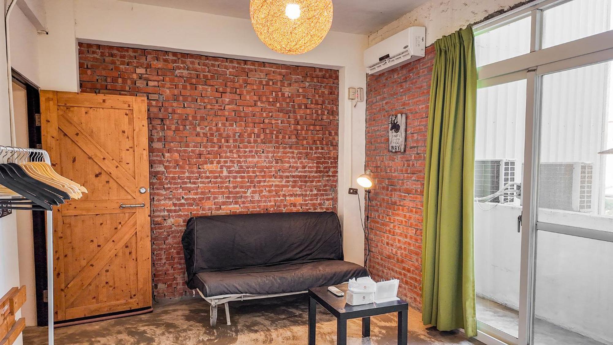 62巷背包客棧 Lane62 Hostel Longjing Exteriör bild