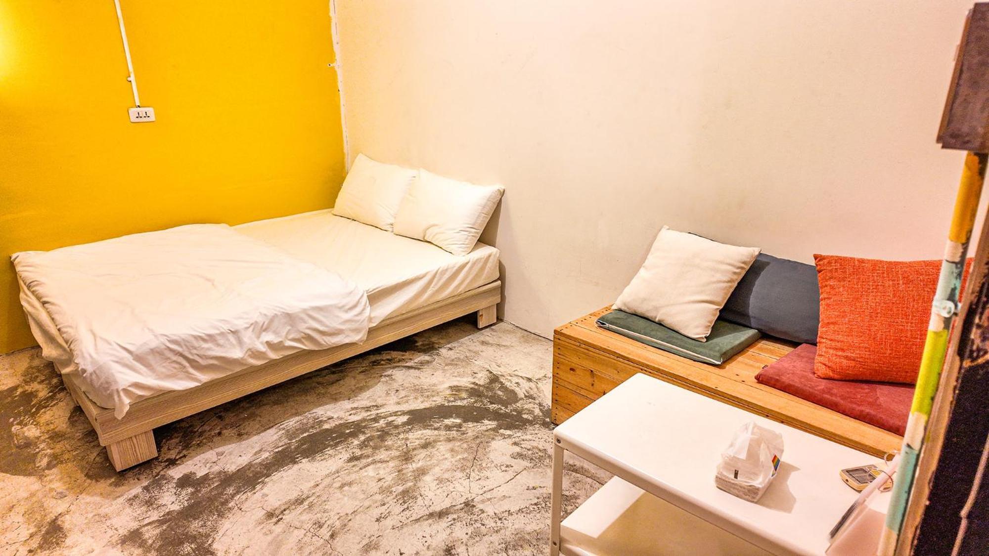 62巷背包客棧 Lane62 Hostel Longjing Exteriör bild