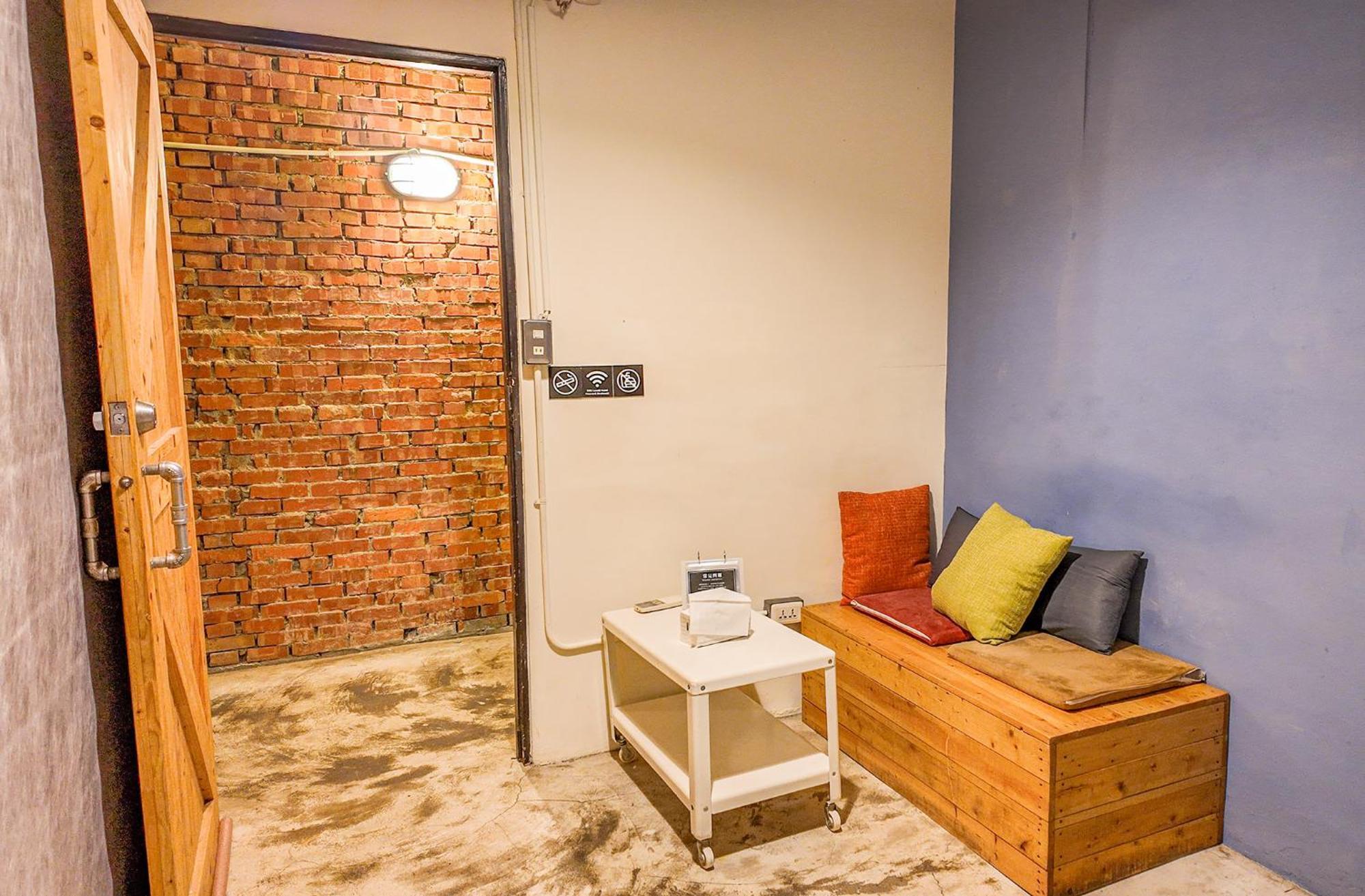 62巷背包客棧 Lane62 Hostel Longjing Exteriör bild
