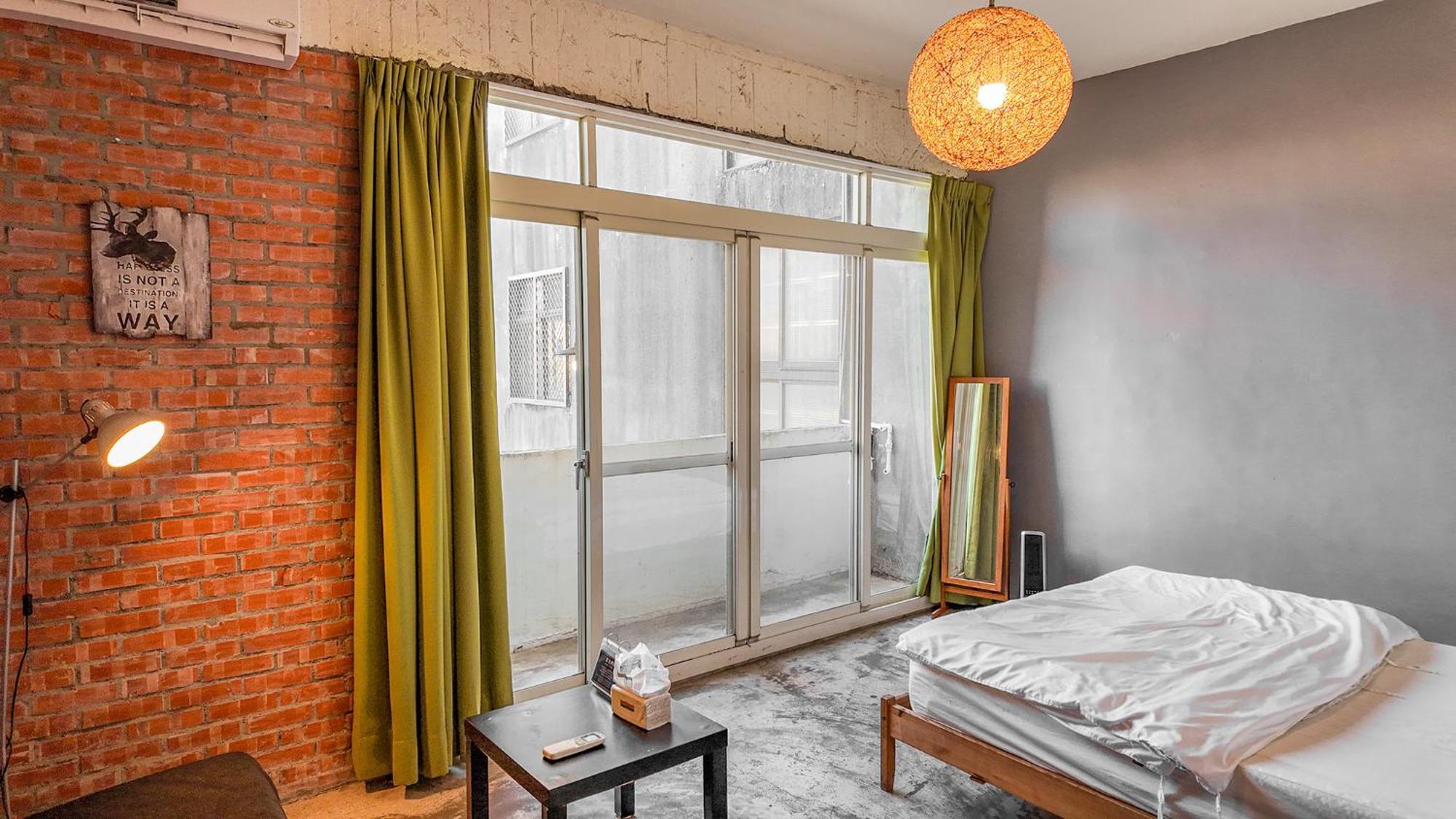 62巷背包客棧 Lane62 Hostel Longjing Exteriör bild