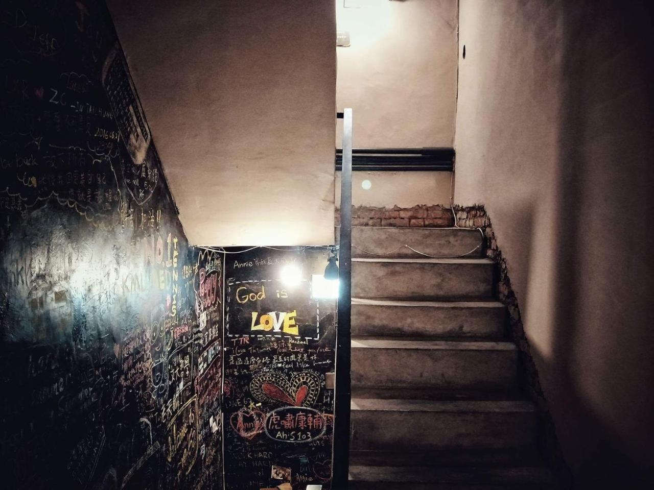 62巷背包客棧 Lane62 Hostel Longjing Exteriör bild